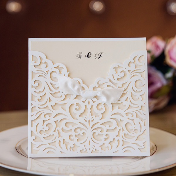 elegante Hochzeitseinladungskarte weiss mit Schleife KPL106