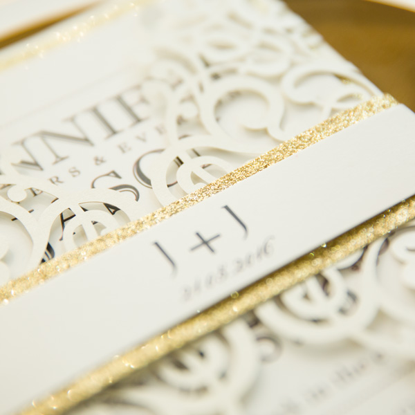 Elegante Ivory Hochzeitskarte mit glitter Papier Banderole KPL306