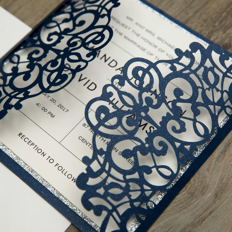 Marineblaue Elegenate Hochzeitskarte mit Silber Banderole KPL309