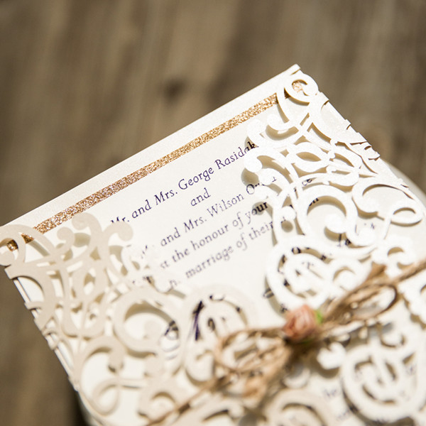 Elegante Ivory Hochzeitskarte mit glitter Papier Blumen KPL356