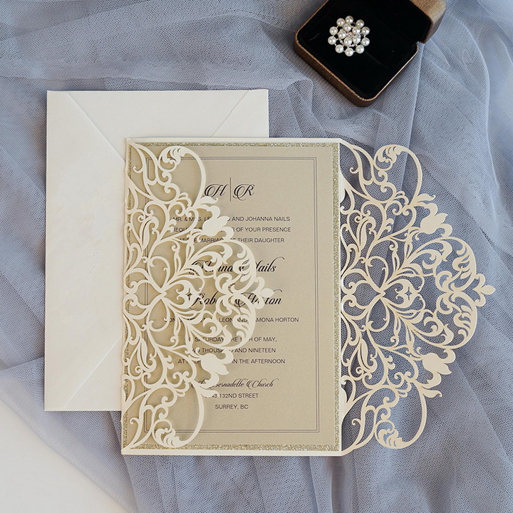 Weisse schlichte lasercut Hochzeitskarten elegant KPL364