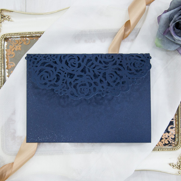 Die Schoene und das Biest Thema Navy Shimmer Pocketfold Einladung TPI023